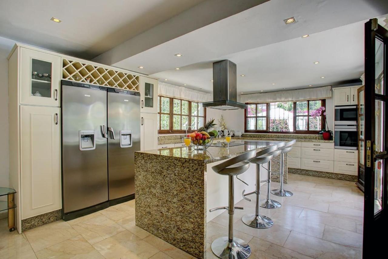Exclusive Villa Las Palmeras Puerto Banus With Heated Private Swimming Pool, Marbella, Spain Buitenkant foto